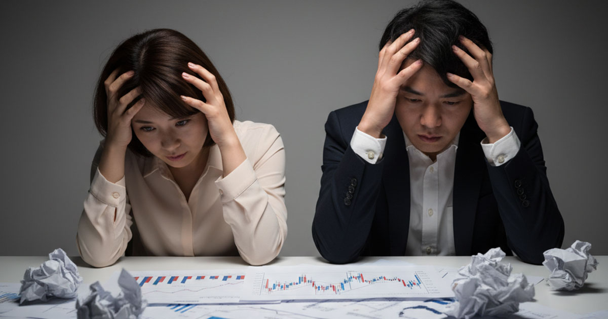 非効率な練習法のサイクルから効率的な練習法のサイクルへのシフトを示すインフォグラフィック。「静的学習」や「感覚頼り」の罠から脱却するイメージ。［画像1］